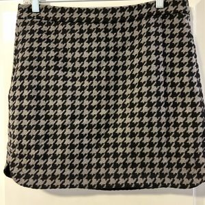 J Crew hounds tooth wool blend black and white mini skirt!